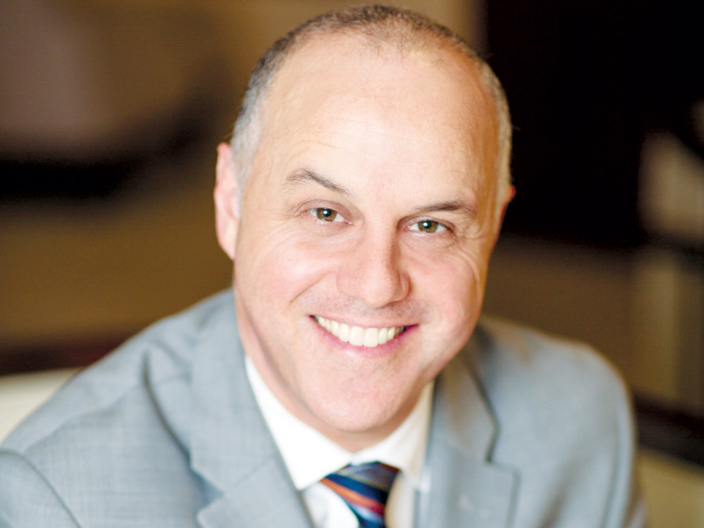  Raffles and Fairmont appoint VP 